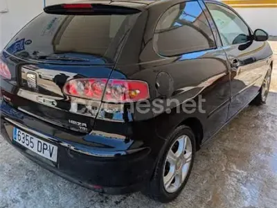 Usado Seat Ibiza Reference 100 CV (73 kW) 2005 Negro Utilitario
