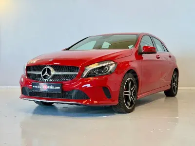 Usado Mercedes A180 Urban 122 CV (89 kW) 2016 Rojo Berlina