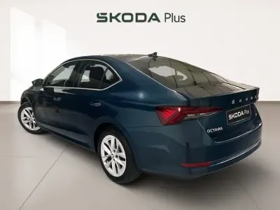 Usado Skoda Octavia Selection 150 CV (110 kW) 2023 Azul