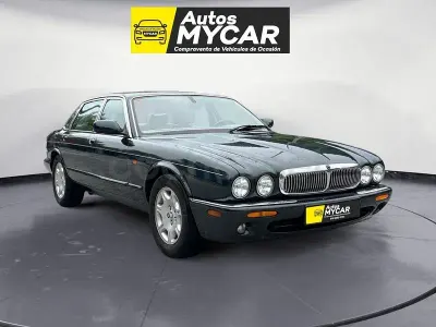 Usado Jaguar XJ Sovereign 290 CV (213 kW) 2000 Verde Berlina