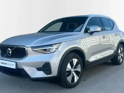 Käytetty Volvo XC40 Core 163 HP (119 kW) 2024 Harmaa Katumaasturi