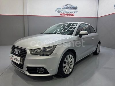 Usado Audi A1 Attraction 105 CV (77 kW) 2010 Gris / plata Berlina