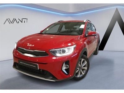Rojo Usado 2025 Kia Stonic SUV | 20.490 € (Un poco caro)