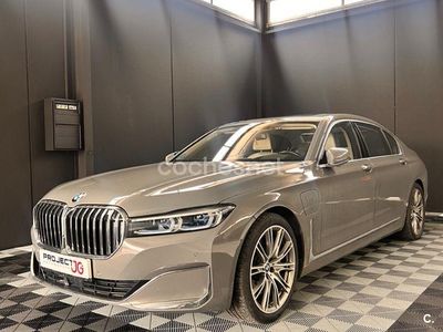 Gris / plata Usado 2021 BMW 750L Comfort Edition Berlina | 61.900 €