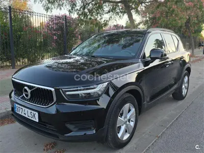 Usado Volvo XC40 Momentum 129 CV (94 kW) 2021 Negro SUV