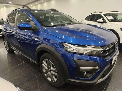 Usado Dacia Sandero Comfort 101 CV (74 kW) 2022 Azul Utilitario