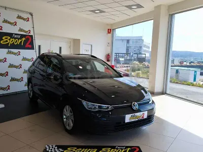 Usado VW Golf VIII Life 110 CV (80 kW) 2021 Negro Familiar