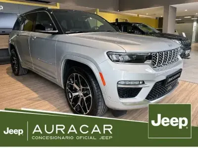 Uusi Jeep Grand Cherokee Summit 381 HP (280 kW) 2025 Harmaa Katumaasturi