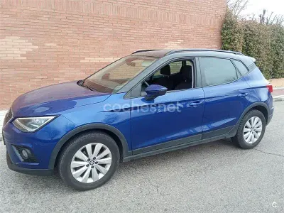 Usado Seat Arona Style 110 CV (80 kW) 2021 Azul SUV
