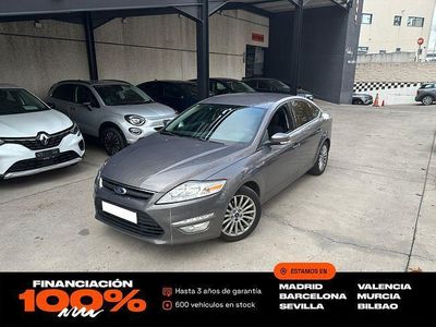 Usado Ford Mondeo Limited 140 CV (102 kW) 2013 Gris / plata Berlina