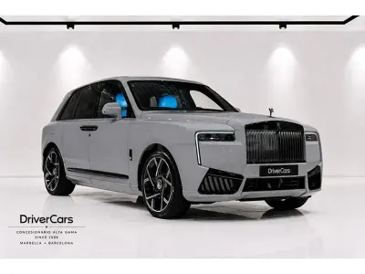 Nuevo Rolls Royce Cullinan 571 CV (419 kW) 2026 Gris / plata SUV