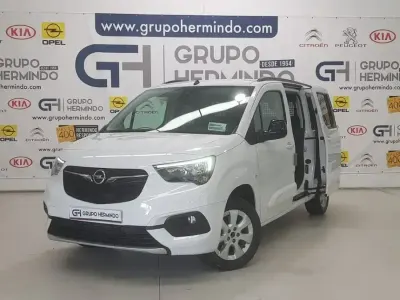 Usado Opel Combo Business Elegance 130 HP (95 kW) 2023 Branco Monovolume