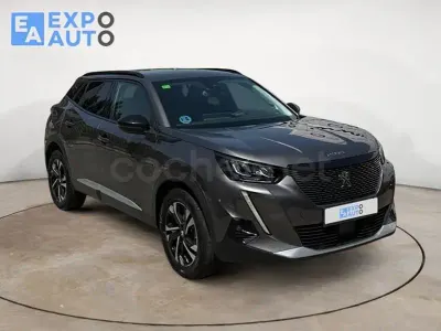 Usado Peugeot 2008 Allure 110 CV (80 kW) 2022 Gris / plata SUV