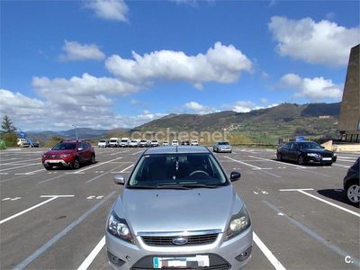Usado Ford Focus Trend 115 CV (84 kW) 2009 Blanco Berlina