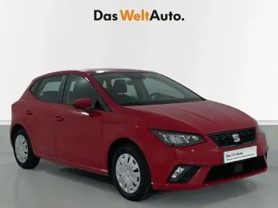 Usado Seat Ibiza Reference 80 CV (58 kW) 2022 Rojo Utilitario
