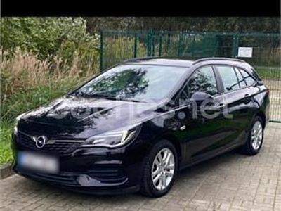 Usado Opel Astra Business 122 CV (89 kW) 2021 Negro Familiar