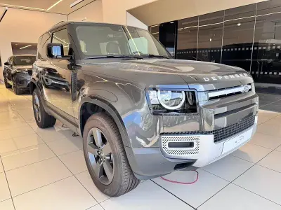 Nuevo Land Rover Defender S 249 CV (183 kW) 2026 Gris / plata SUV