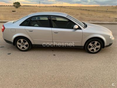 Gris / plata Usado 2001 Audi A4 Berlina | 5000 € (Caro)