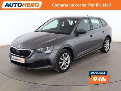Usado Skoda Scala Active 110 CV (80 kW) 2022 Gris Utilitario