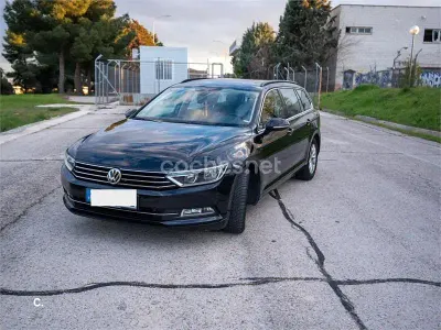Usado VW Passat Advance 150 CV (110 kW) 2018 Negro Familiar