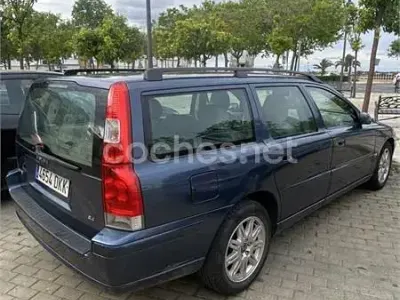 Usado Volvo V70 Momentum 163 CV (119 kW) 2005 Azul Familiar