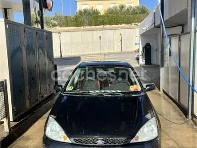 Usado Ford Focus Trend 100 HP (73 kW) 2003 Preto Sedan