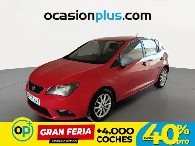 Usado Seat Ibiza Reference 70 CV (51 kW) 2014 Rojo Utilitario
