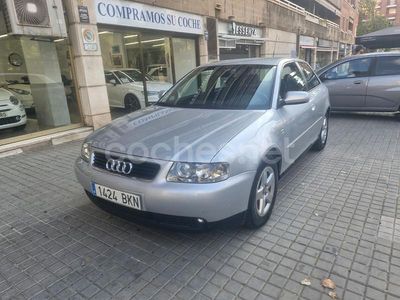 Usado Audi A3 Ambiente 102 CV (75 kW) 2001 Gris / plata Berlina