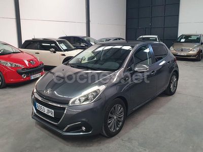 Gris / plata Usado 2016 Peugeot 208 Style Utilitario | 7999 € (Precio justo)