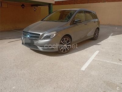 Usado Mercedes B220 170 CV (125 kW) 2014 Gris / plata Monovolumen