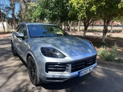 Usado Porsche Cayenne 519 CV (381 kW) 2024 Gris SUV