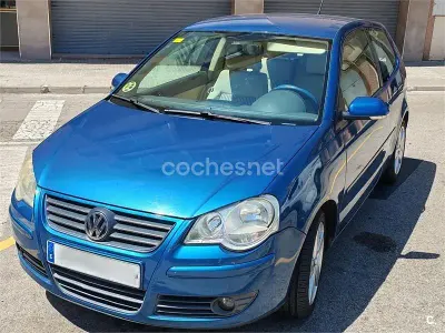 Usado VW Polo Sportline 100 CV (73 kW) 2006 Azul Utilitario