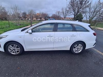 Usado Kia Ceed 120 CV (88 kW) 2021 Blanco Utilitario