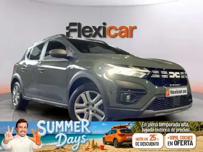 Usado Dacia Sandero Essentiel 91 CV (66 kW) 2023 Verde Utilitario