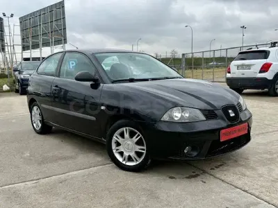 Usado Seat Ibiza 85 CV (62 kW) 2007 Negro Utilitario