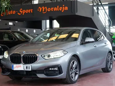 Usado BMW 120 Sport Line 190 CV (139 kW) 2022 Gris / plata Berlina