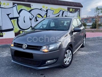 Gris / plata Usado 2012 VW Polo Advance Berlina | 6499 € (Buen precio)