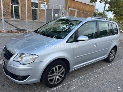 Usado VW Touran 105 CV (77 kW) 2008 Gris / plata Monovolumen