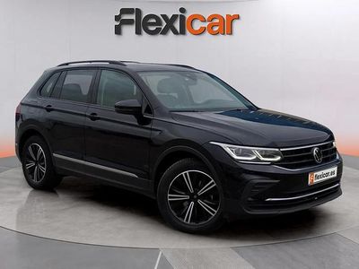 Käytetty VW Tiguan Life 150 HP (110 kW) 2021 Musta Katumaasturi