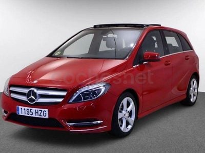 Usado Mercedes B180 109 CV (80 kW) 2014 Rojo Monovolumen