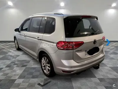 Usado VW Touran Advance 140 CV (102 kW) 2016 Gris / plata Monovolumen