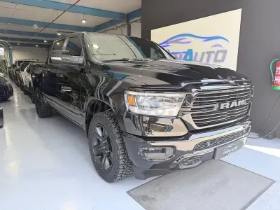 Usado RAM 1500 401 CV (294 kW) 2023 Negro Pickup/Camioneta