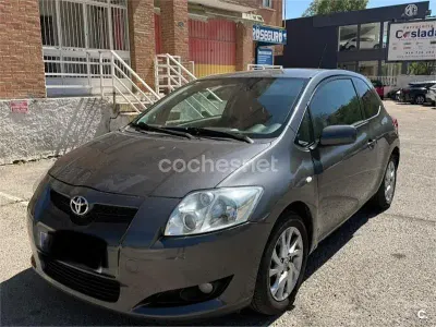 Usado Toyota Auris Luna 124 CV (91 kW) 2007 Gris / plata Utilitario