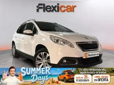 Usado Peugeot 2008 Active 100 CV (73 kW) 2015 Blanco SUV