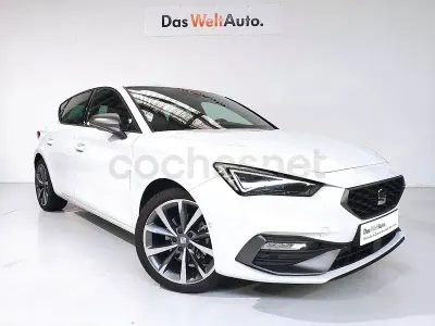 Usado Seat Leon FR 116 CV (85 kW) 2025 Blanco Berlina