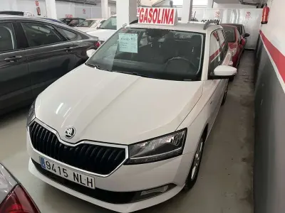 Usado Skoda Fabia Style 95 CV (69 kW) 2019 Blanco Familiar