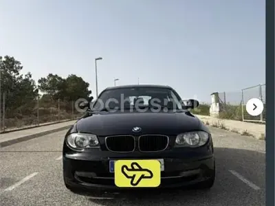 Usado BMW 118 143 CV (105 kW) 2010 Negro Utilitario