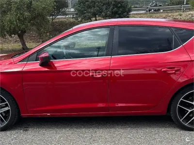 Usado Seat Leon FR 150 CV (110 kW) 2018 Rojo Berlina