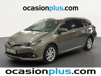 Usado Toyota Auris Active 116 CV (85 kW) 2017 Gris Familiar