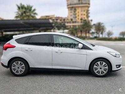 Usado Ford Focus Trend 100 CV (73 kW) 2016 Blanco Berlina